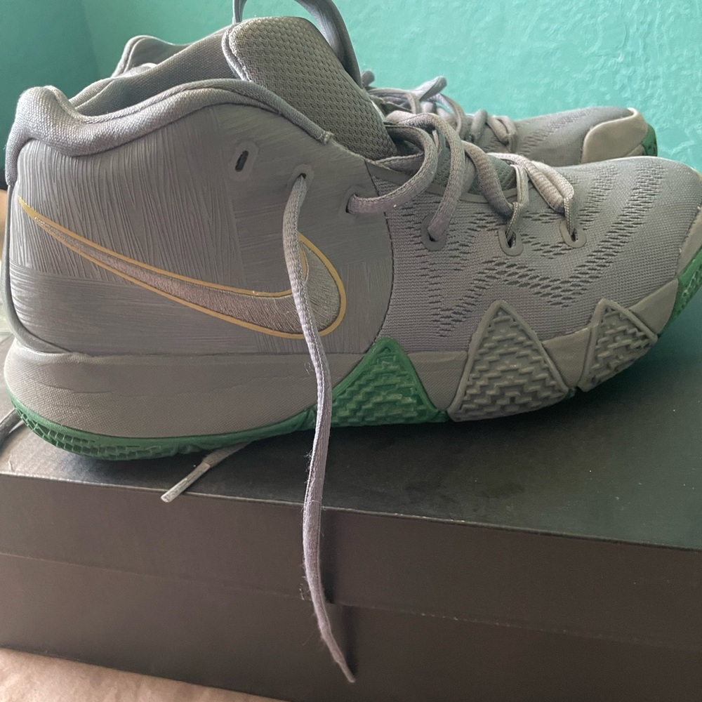 Shoes worn once! Jordans, Son of Low, size 8